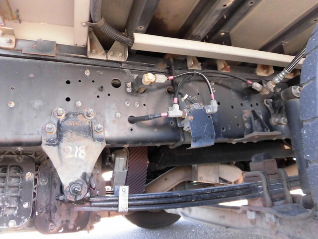 いすゞギガアルミウイング大型（10t）[写真12]