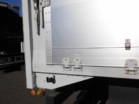 いすゞギガアルミウイング大型（10t）[写真30]