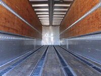 いすゞギガアルミウイング大型（10t）[写真09]