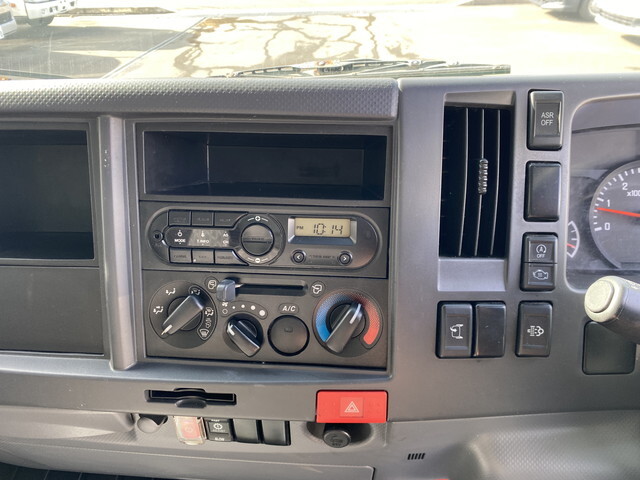 いすゞエルフアルミバン小型（2t・3t）[写真13]