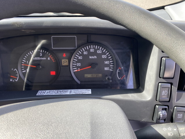 いすゞエルフアルミバン小型（2t・3t）[写真16]