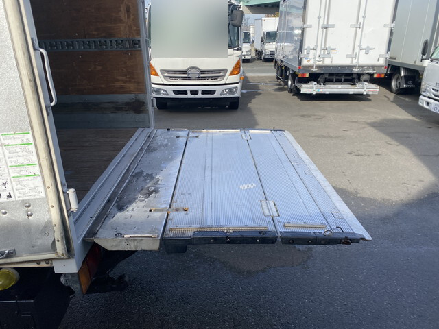 いすゞエルフアルミバン小型（2t・3t）[写真08]