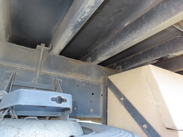 UDトラックスクオンクレーン4段大型（10t）[写真10]