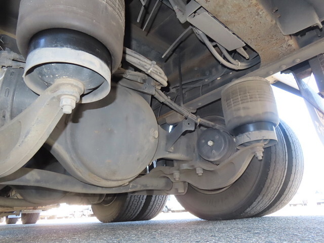 UDトラックスクオンクレーン4段大型（10t）[写真11]