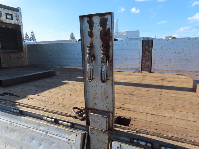 UDトラックスクオンクレーン4段大型（10t）[写真27]