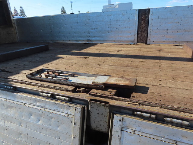 UDトラックスクオンクレーン4段大型（10t）[写真29]