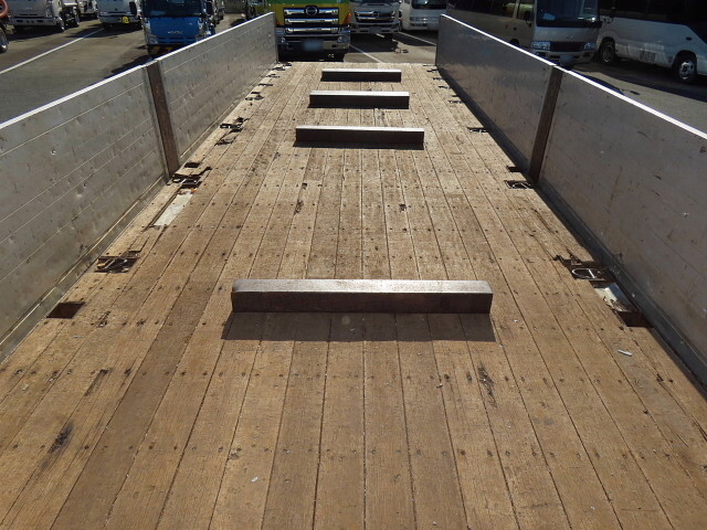 UDトラックスクオンクレーン4段大型（10t）[写真30]