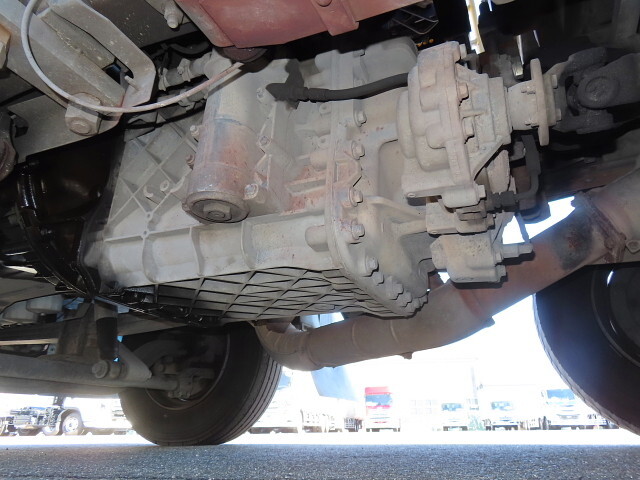 UDトラックスクオンクレーン4段大型（10t）[写真07]