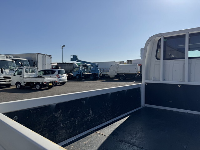 いすゞエルフダブルキャブ（Wキャブ）小型（2t・3t）[写真11]