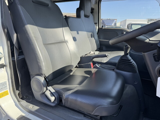 いすゞエルフダブルキャブ（Wキャブ）小型（2t・3t）[写真27]