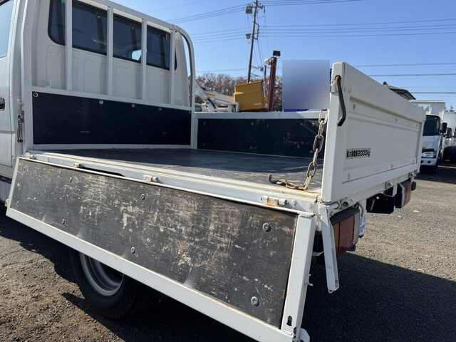 いすゞエルフダブルキャブ（Wキャブ）小型（2t・3t）[写真09]