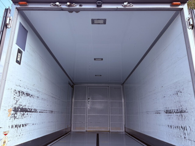 いすゞエルフパネルバン小型（2t・3t）[写真12]