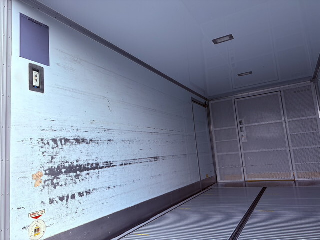 いすゞエルフパネルバン小型（2t・3t）[写真14]