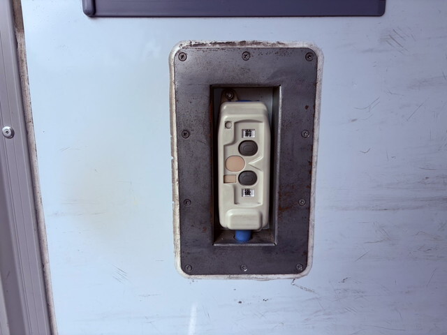 いすゞエルフパネルバン小型（2t・3t）[写真15]