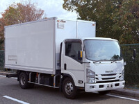 いすゞエルフパネルバン小型（2t・3t）[写真01]