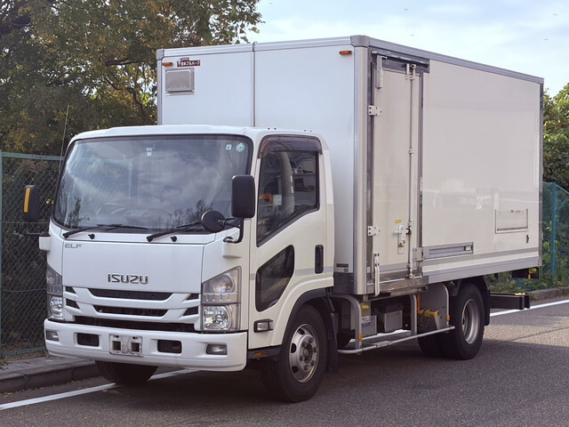 いすゞエルフパネルバン小型（2t・3t）[写真03]
