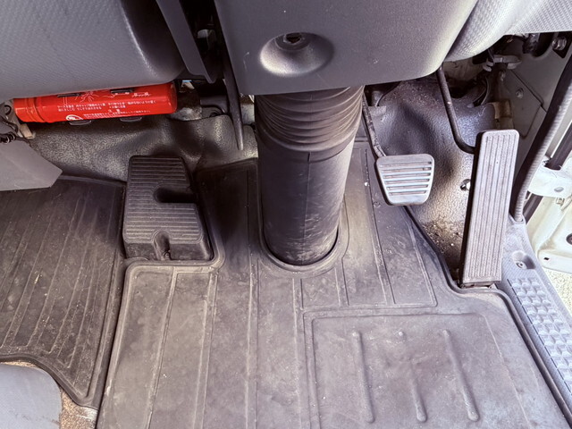 いすゞエルフパネルバン小型（2t・3t）[写真32]