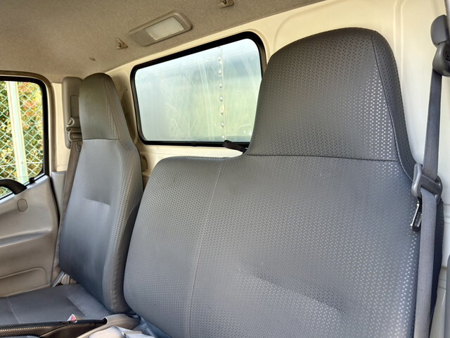 日野デュトロアルミバン小型（2t・3t）[写真35]