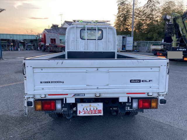 いすゞエルフ平ボディ小型（2t・3t）[写真11]