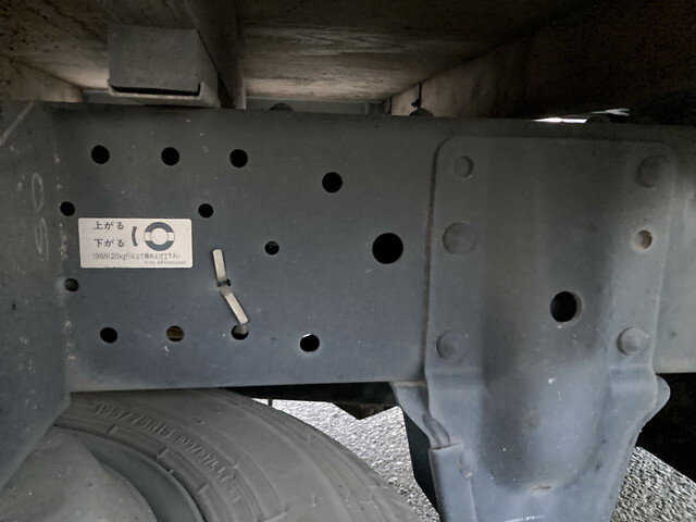 いすゞエルフ平ボディ小型（2t・3t）[写真20]