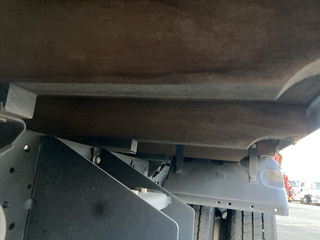 いすゞエルフ平ボディ小型（2t・3t）[写真22]