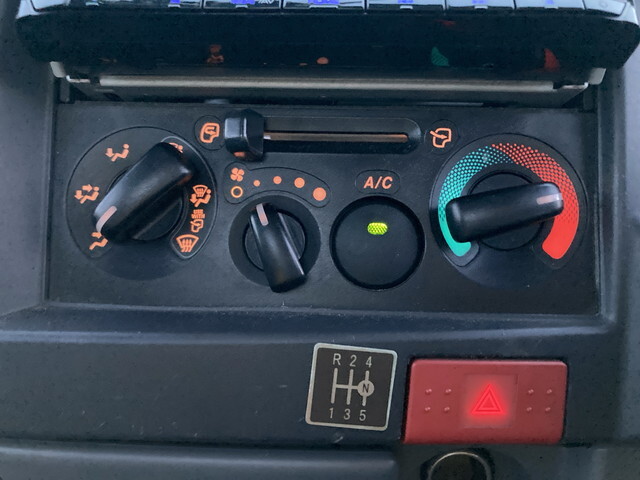 いすゞエルフ平ボディ小型（2t・3t）[写真35]