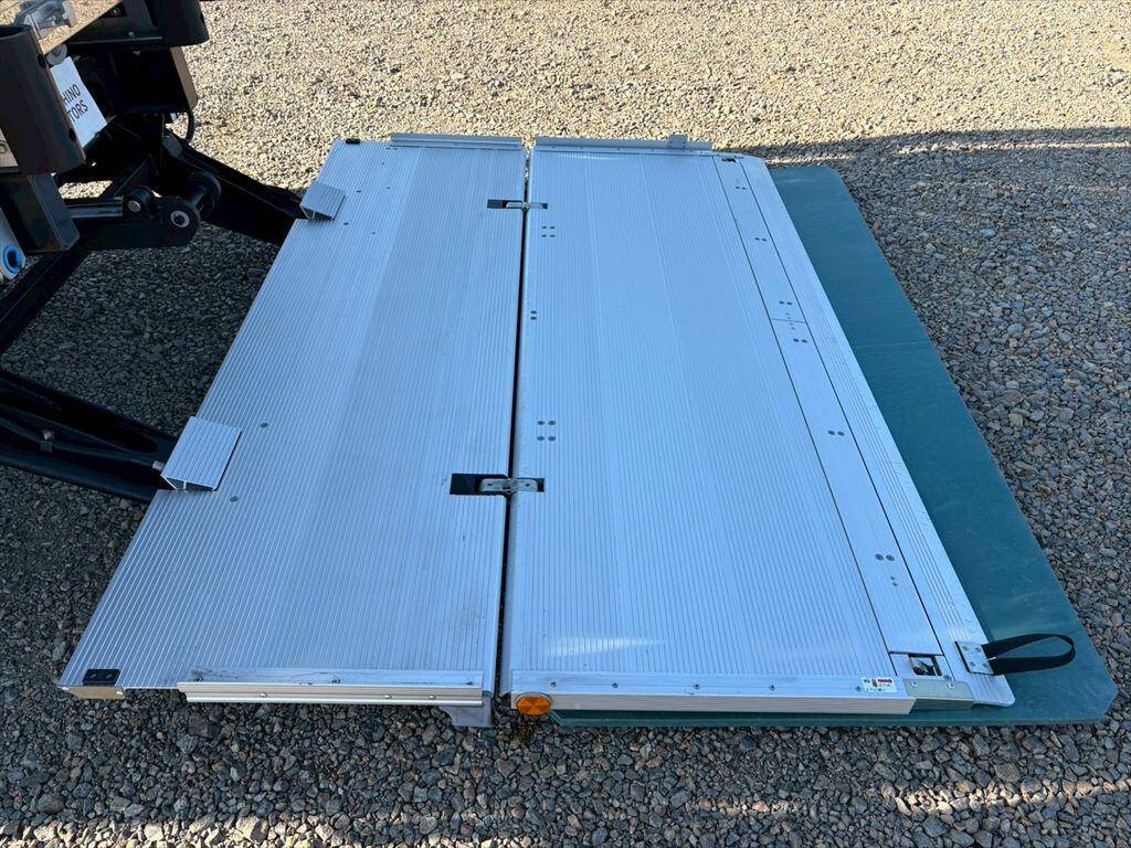 三菱ふそうファイター冷凍車（冷蔵車）中型（4t）[写真11]