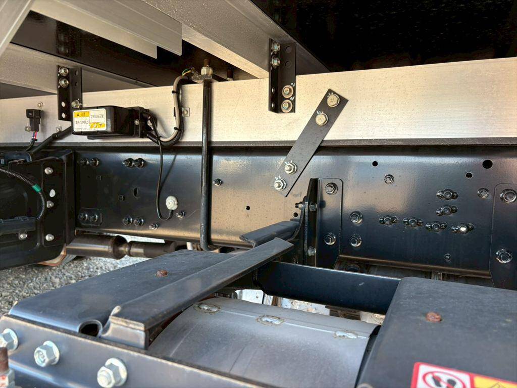 三菱ふそうファイター冷凍車（冷蔵車）中型（4t）[写真15]