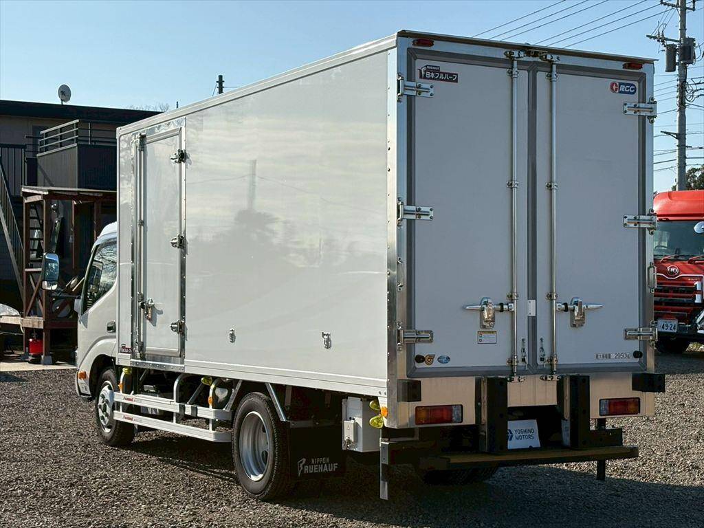 日野デュトロ冷凍車（冷蔵車）小型（2t・3t）[写真02]