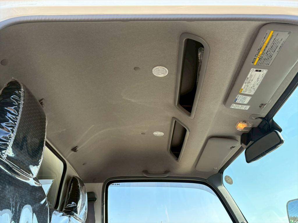 日野デュトロ冷凍車（冷蔵車）小型（2t・3t）[写真22]