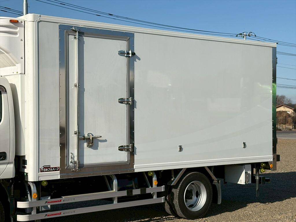 日野デュトロ冷凍車（冷蔵車）小型（2t・3t）[写真05]