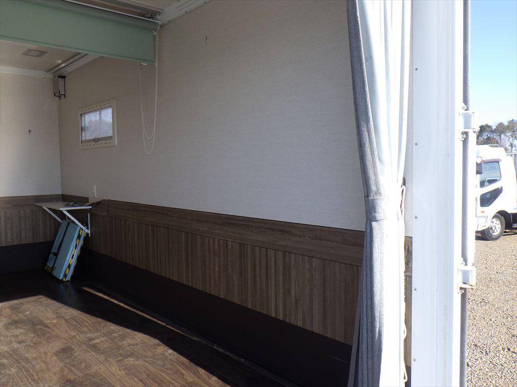 三菱ふそうキャンターアルミバン小型（2t・3t）[写真10]