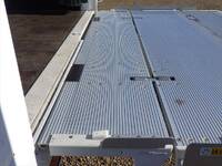 三菱ふそうキャンターアルミバン小型（2t・3t）[写真16]