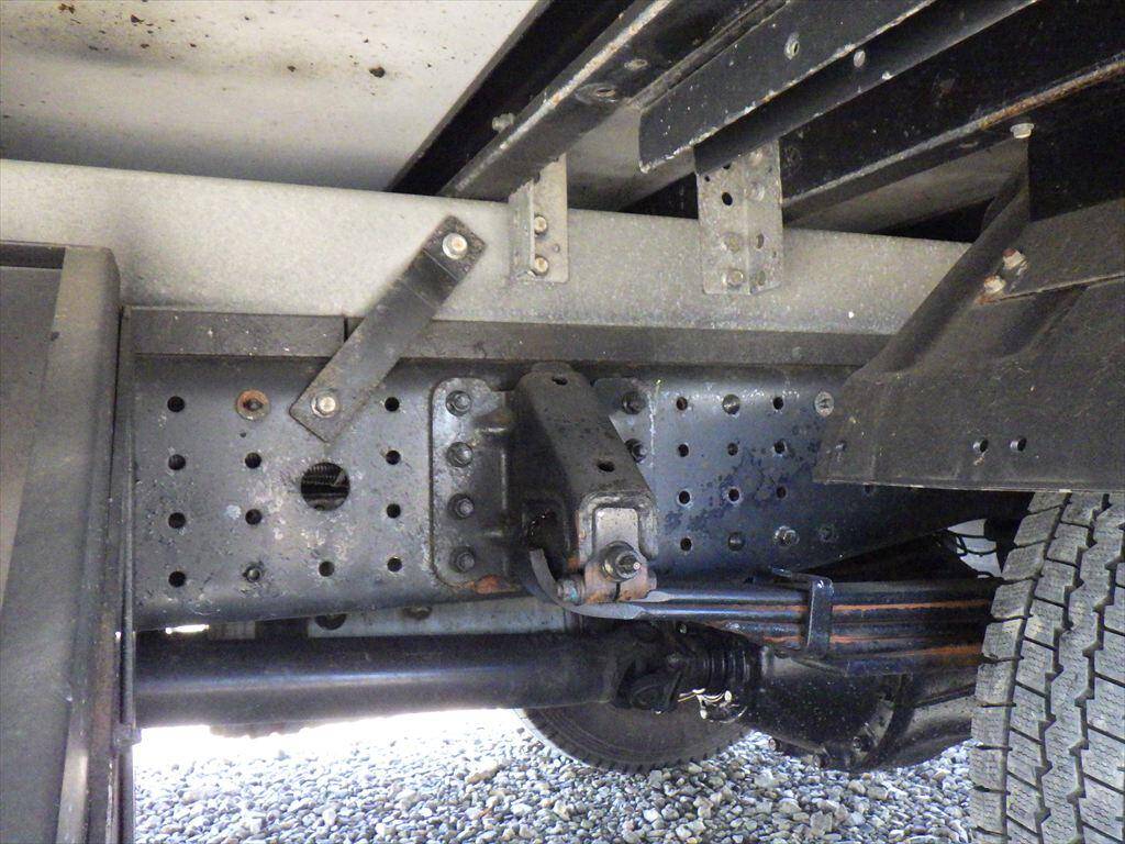 三菱ふそうキャンターアルミバン小型（2t・3t）[写真16]