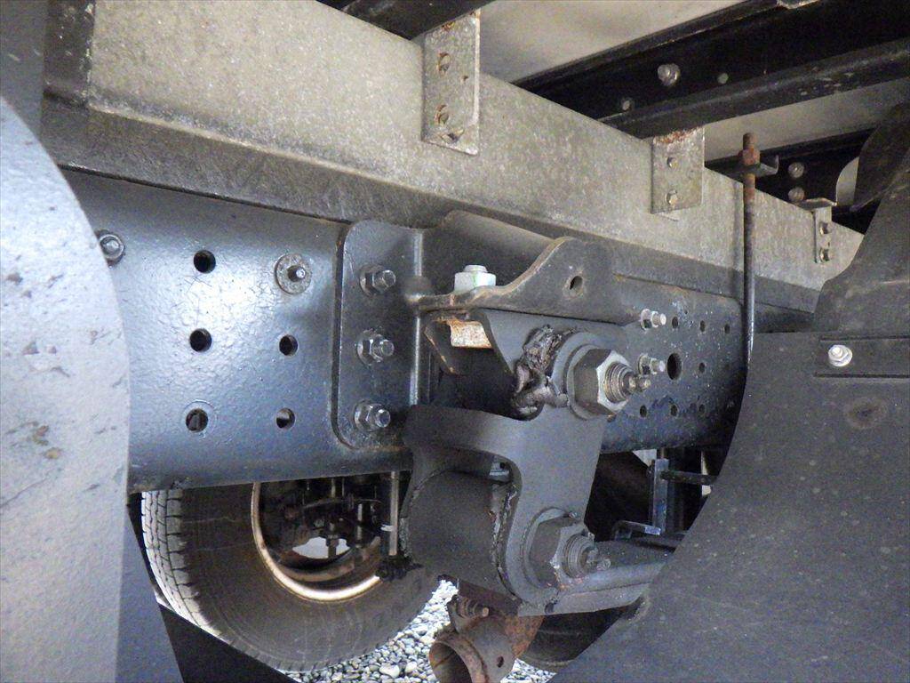 三菱ふそうキャンターアルミバン小型（2t・3t）[写真17]