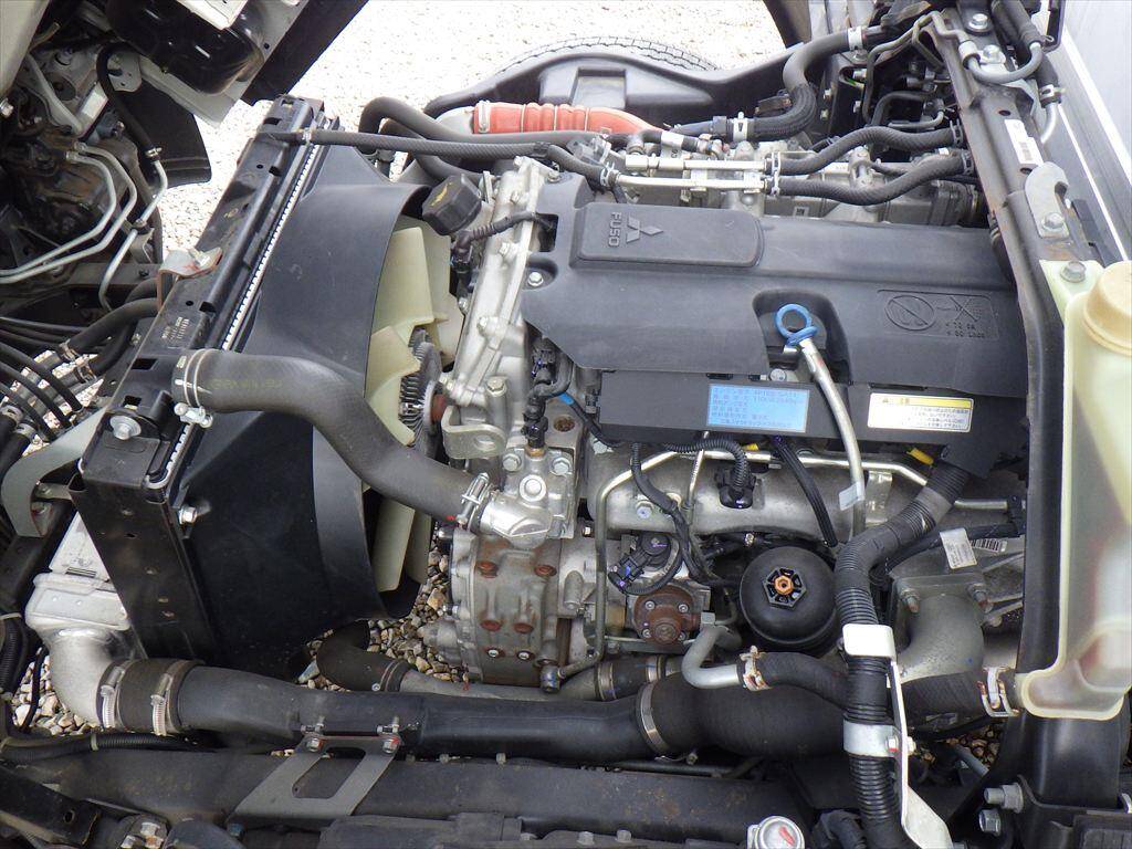 三菱ふそうキャンターアルミバン小型（2t・3t）[写真18]