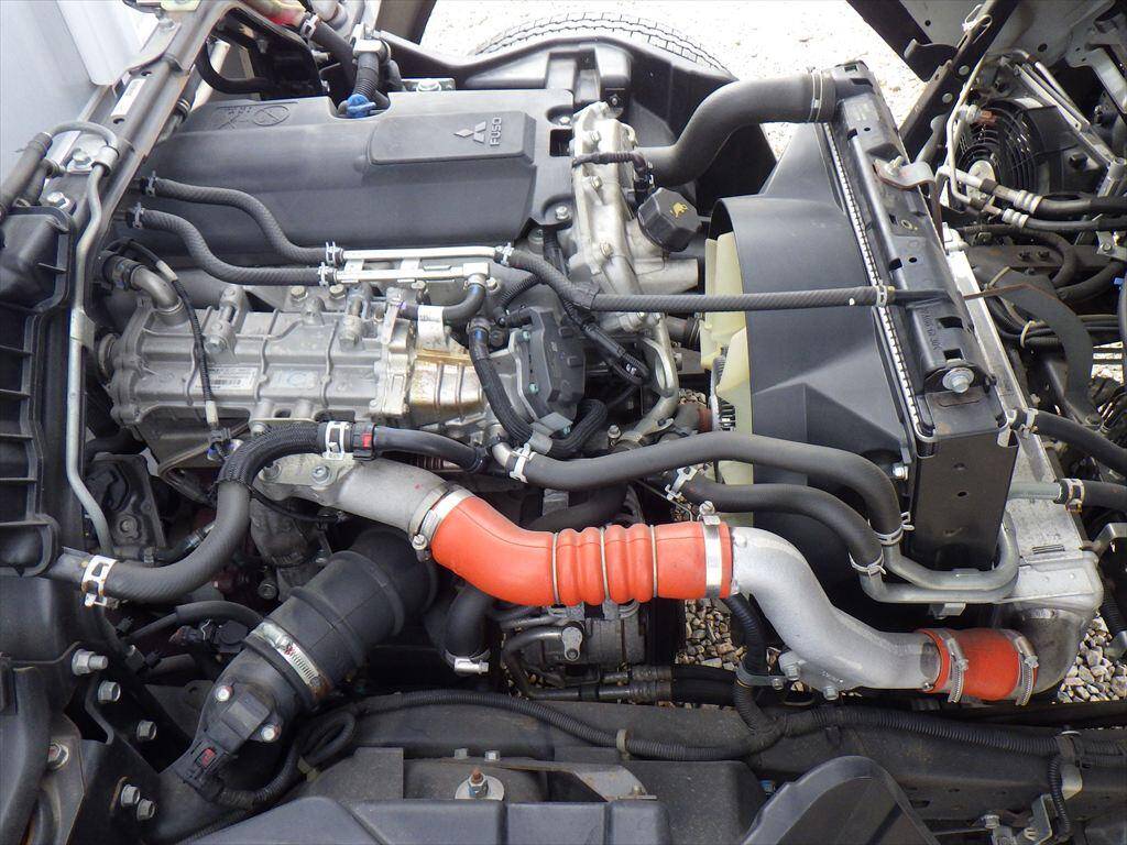 三菱ふそうキャンターアルミバン小型（2t・3t）[写真19]