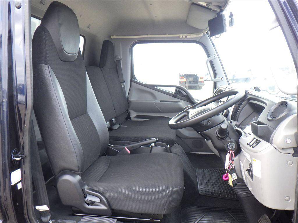 三菱ふそうキャンターアルミバン小型（2t・3t）[写真21]