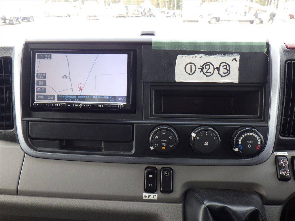 三菱ふそうキャンターアルミバン小型（2t・3t）[写真22]