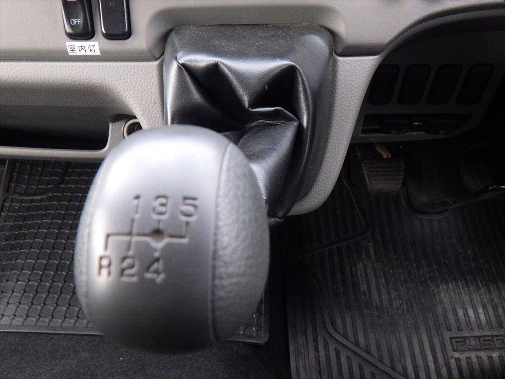 三菱ふそうキャンターアルミバン小型（2t・3t）[写真23]