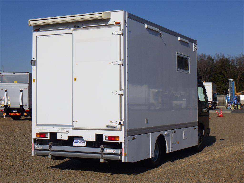 三菱ふそうキャンターアルミバン小型（2t・3t）[写真04]