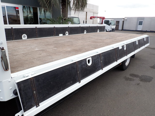 三菱ふそうファイター平ボディ中型（4t）[写真10]