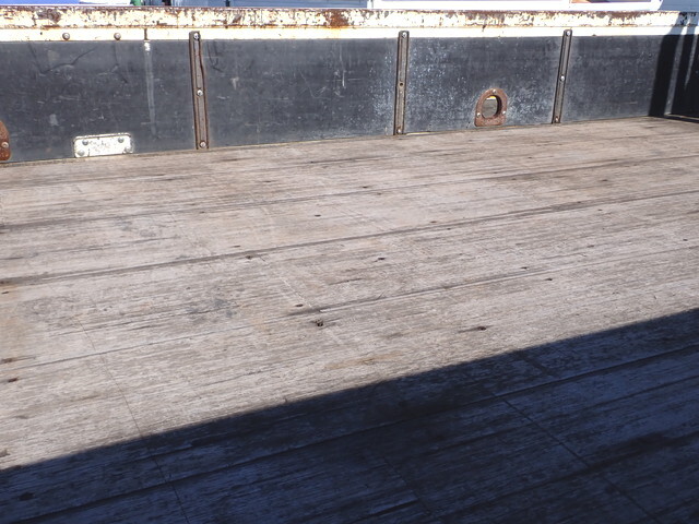 三菱ふそうファイター平ボディ中型（4t）[写真14]