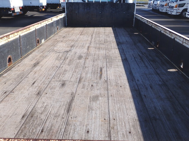 三菱ふそうファイター平ボディ中型（4t）[写真16]