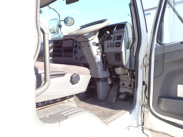 三菱ふそうファイター平ボディ中型（4t）[写真26]