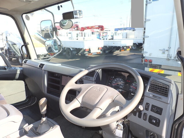 三菱ふそうファイター平ボディ中型（4t）[写真29]