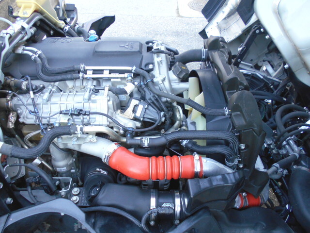 三菱ふそうキャンター平ボディ小型（2t・3t）[写真15]