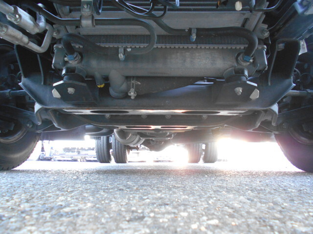 三菱ふそうキャンター平ボディ小型（2t・3t）[写真18]