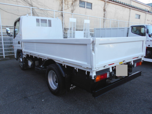 三菱ふそうキャンター平ボディ小型（2t・3t）[写真02]