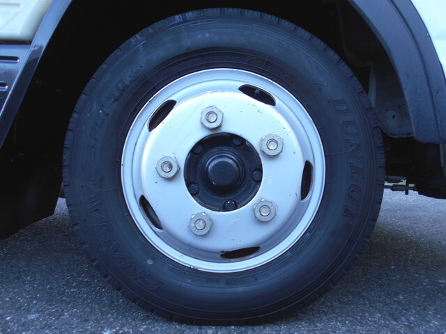 三菱ふそうキャンター平ボディ小型（2t・3t）[写真20]